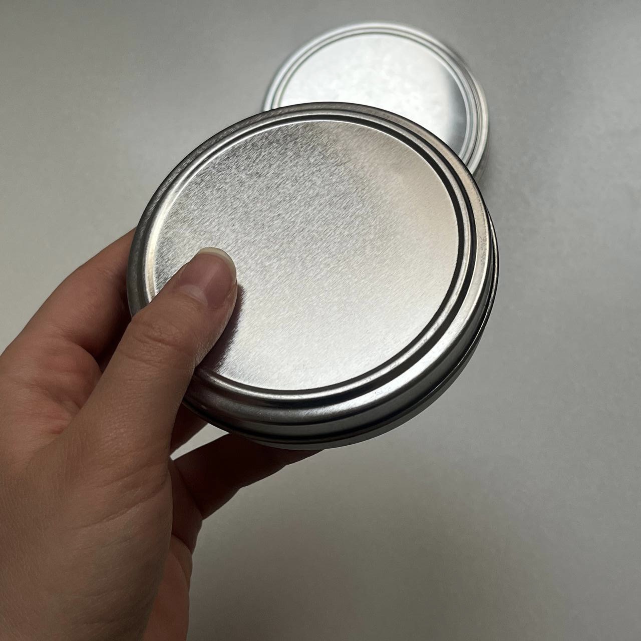 قوطی فلزی ساده بزرگ